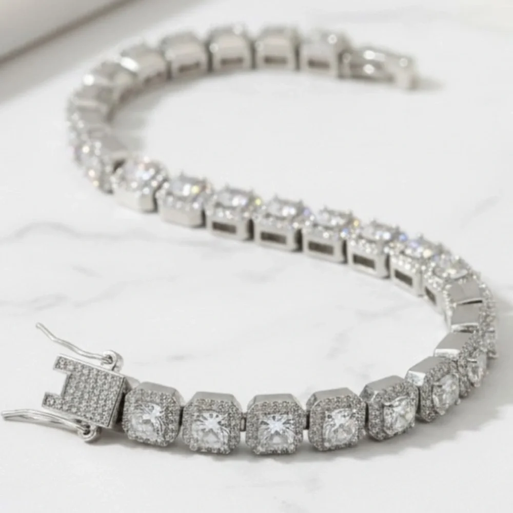 925 Silver, 11.5CTW Ice Cube Moissanite Bracelet - 8.5